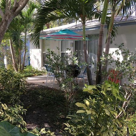 Bamboo Apartments ホームズビーチ エクステリア 写真