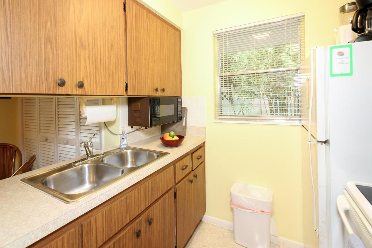 Bamboo Apartments ホームズビーチ エクステリア 写真